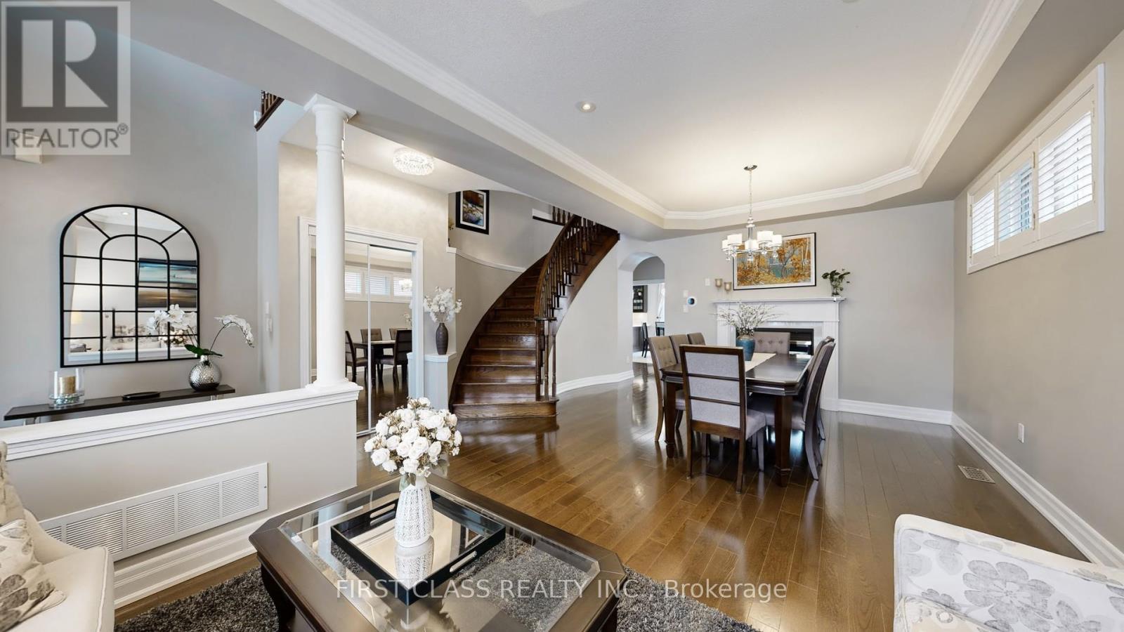 43 Calico Crescent, Markham, Ontario  L6C 3A4 - Photo 4 - N12703652