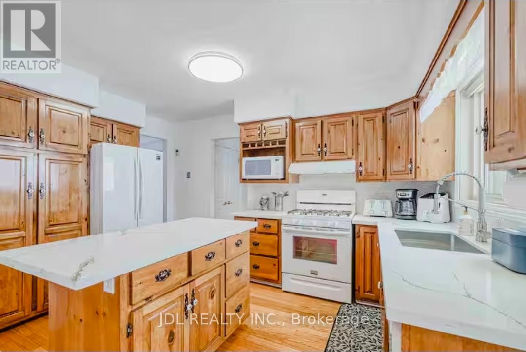 200 Bayview Avenue, Tay, Ontario  L0K 1R0 - Photo 7 - S12703702