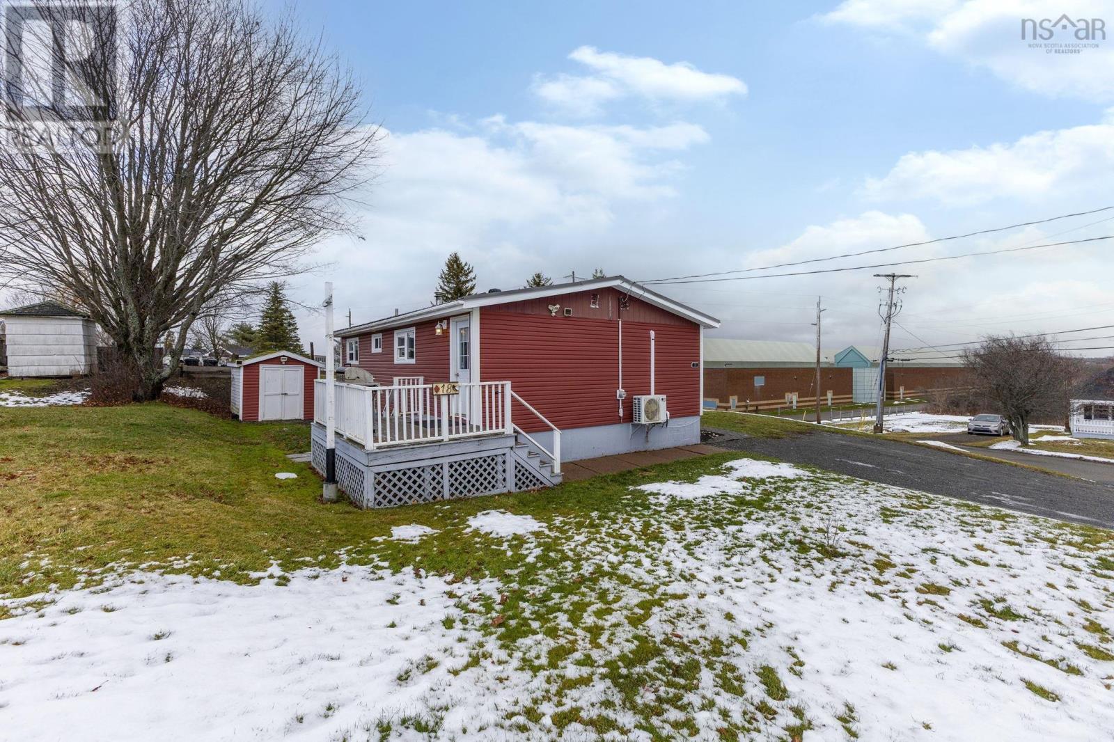 18 Kirk Avenue, Stellarton, Nova Scotia  B0K 1S0 - Photo 4 - 202529461