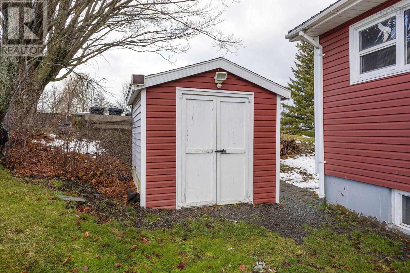 18 Kirk Avenue, Stellarton, Nova Scotia  B0K 1S0 - Photo 45 - 202529461