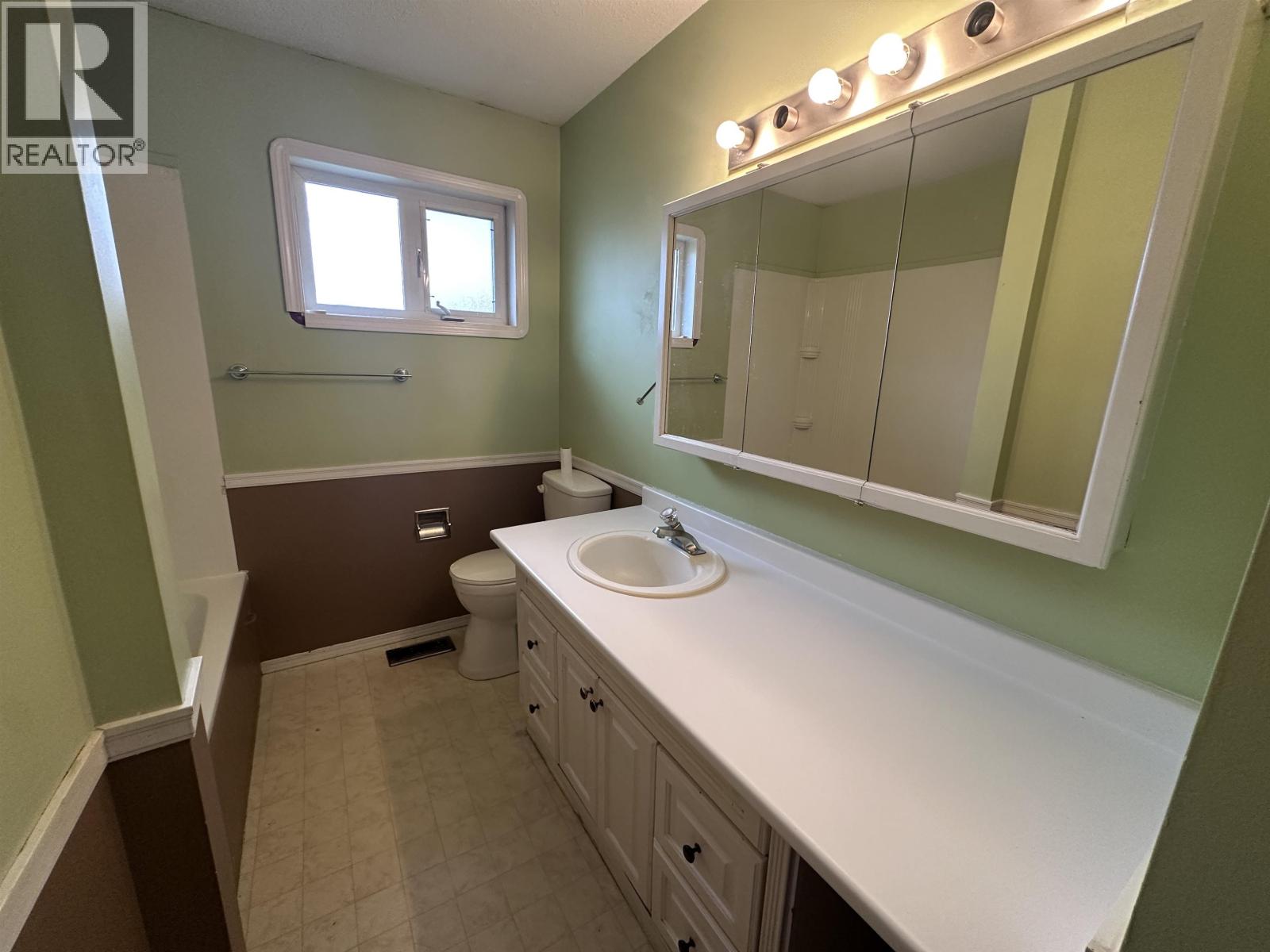 3916 Cottonwood Road, Fort Nelson, British Columbia  V0C 1R0 - Photo 13 - R3071310