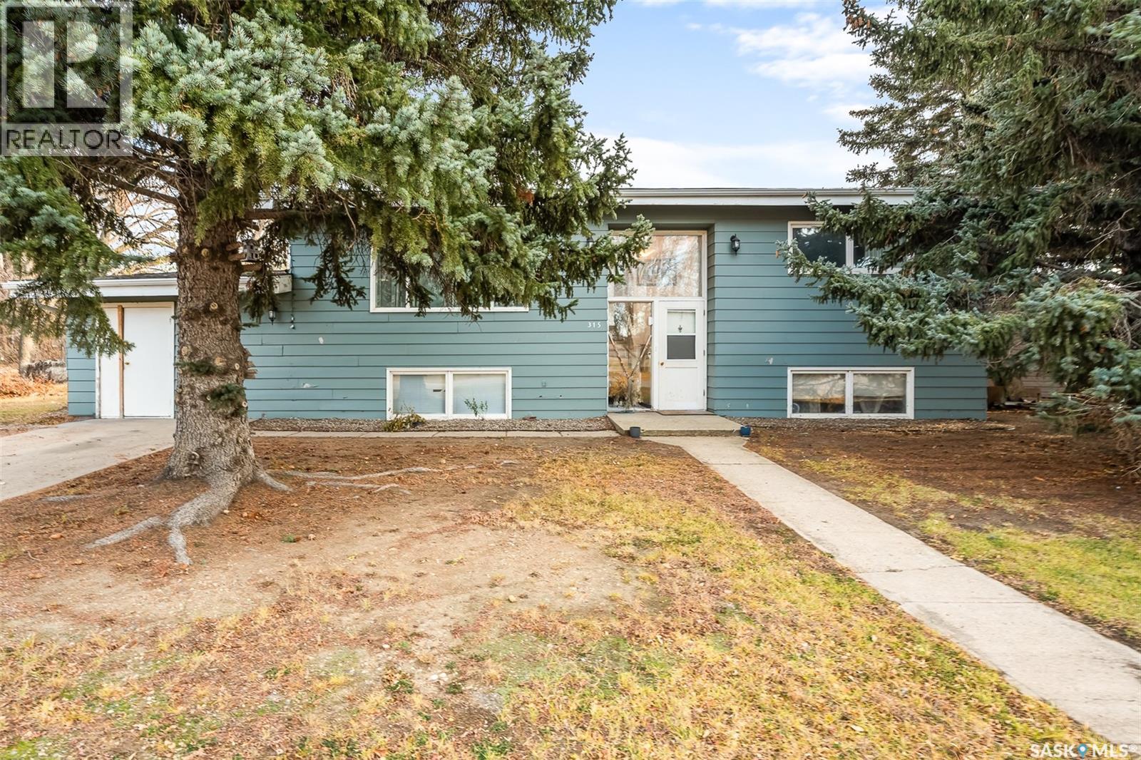 315 Birch Street, Caronport, Saskatchewan  S0H 0S0 - Photo 2 - SK026740