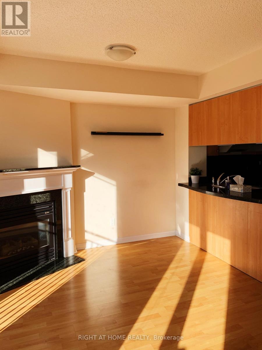 622 - 15 Laidlaw Street, Toronto, Ontario  M6K 1X3 - Photo 3 - W12703654