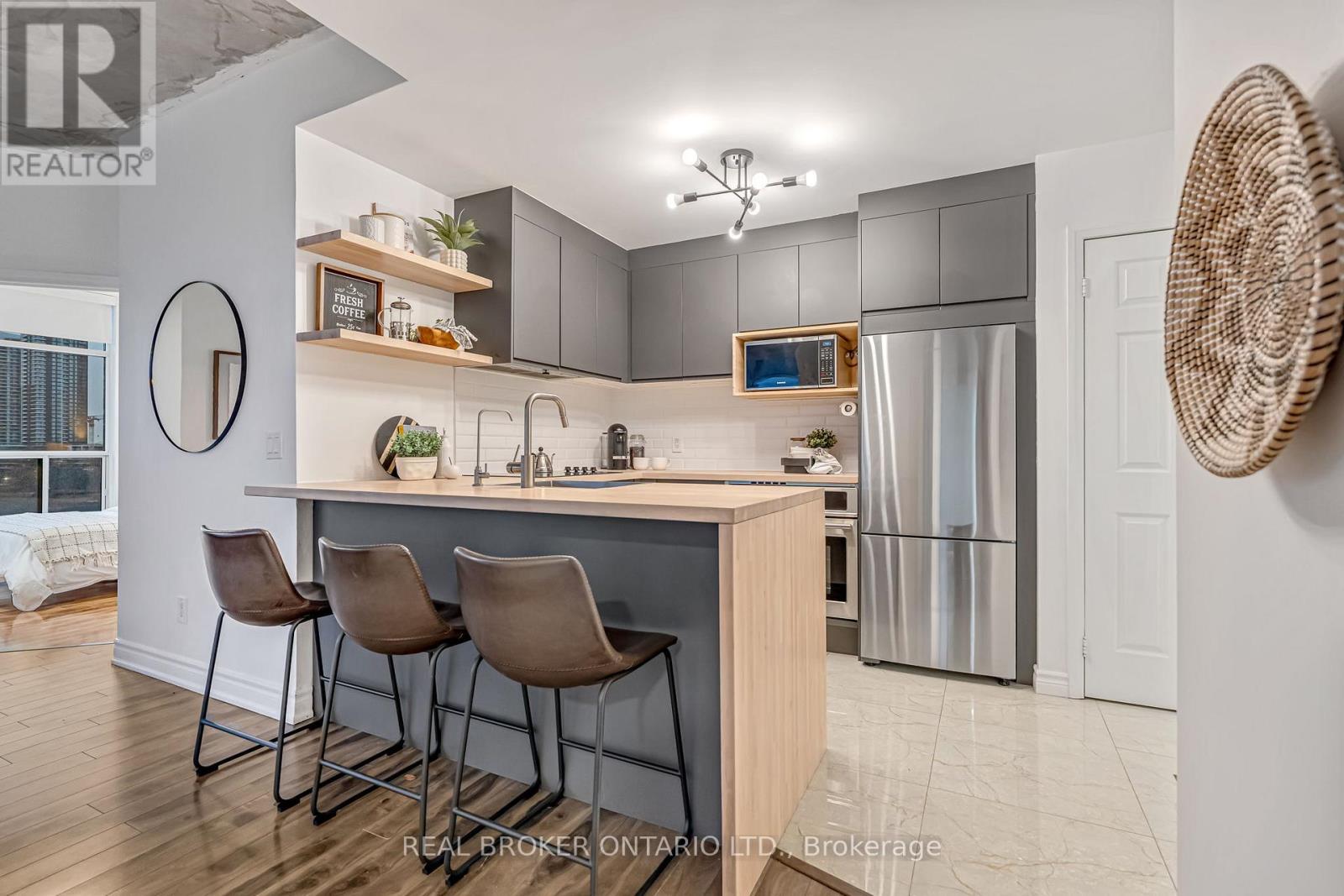 904 - 220 Forum Drive, Mississauga, Ontario  L4Z 4K1 - Photo 7 - W12703666