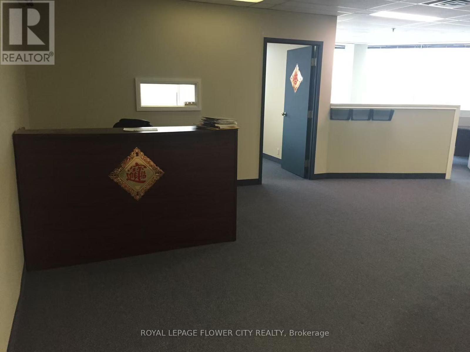 306 - 2800 Skymark Avenue, Mississauga, Ontario  L4W 5A6 - Photo 4 - W12703688