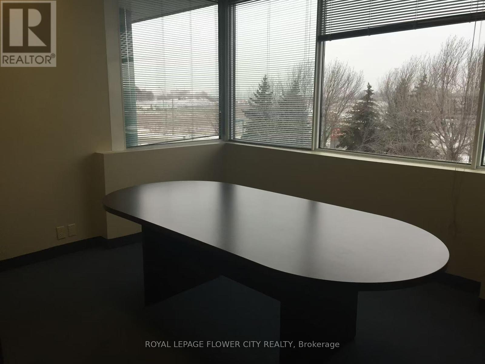 306 - 2800 Skymark Avenue, Mississauga, Ontario  L4W 5A6 - Photo 5 - W12703688