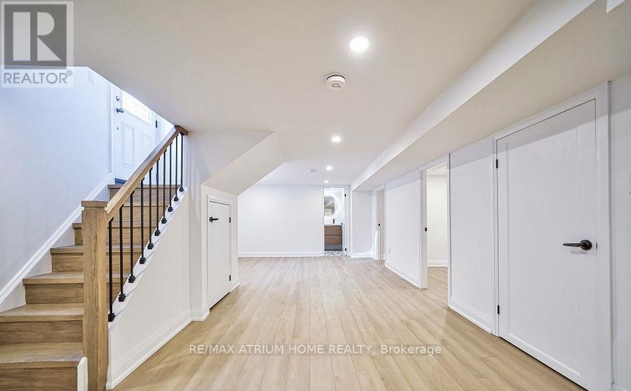 567 Atwater Avenue, Mississauga, Ontario  L5G 2A7 - Photo 17 - W12703690