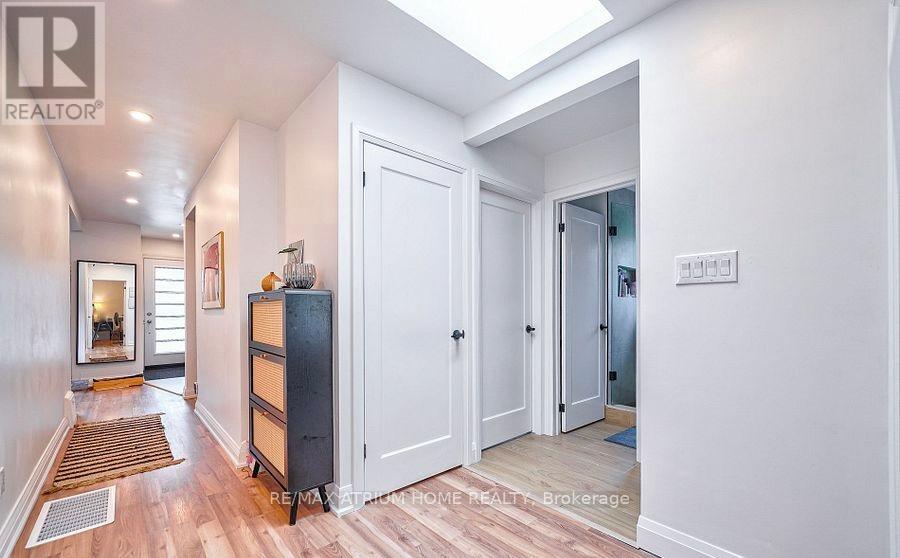 567 Atwater Avenue, Mississauga, Ontario  L5G 2A7 - Photo 6 - W12703690