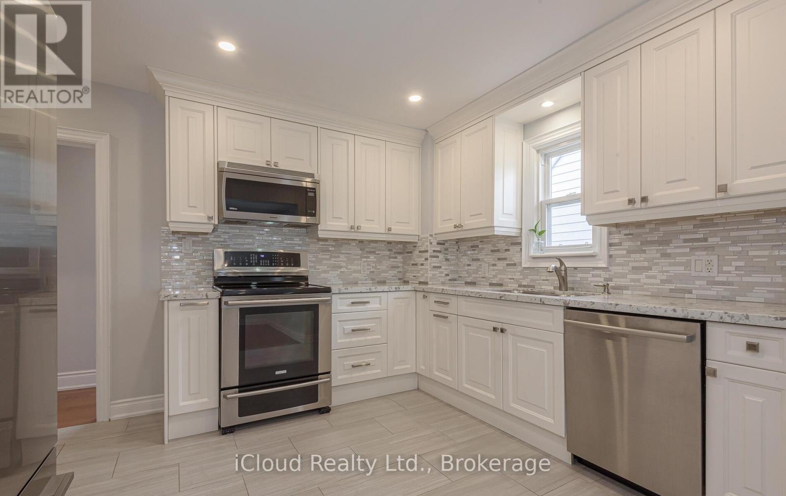 45 Archibald Street, Brampton, Ontario  L6X 1M3 - Photo 5 - W12703778