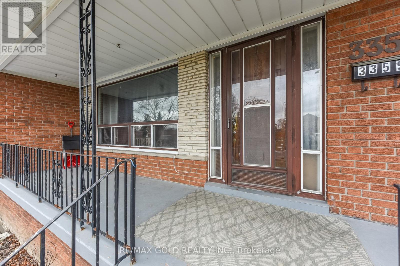 3359 Lehigh Crescent, Mississauga, Ontario  L4T 1W9 - Photo 3 - W12703784