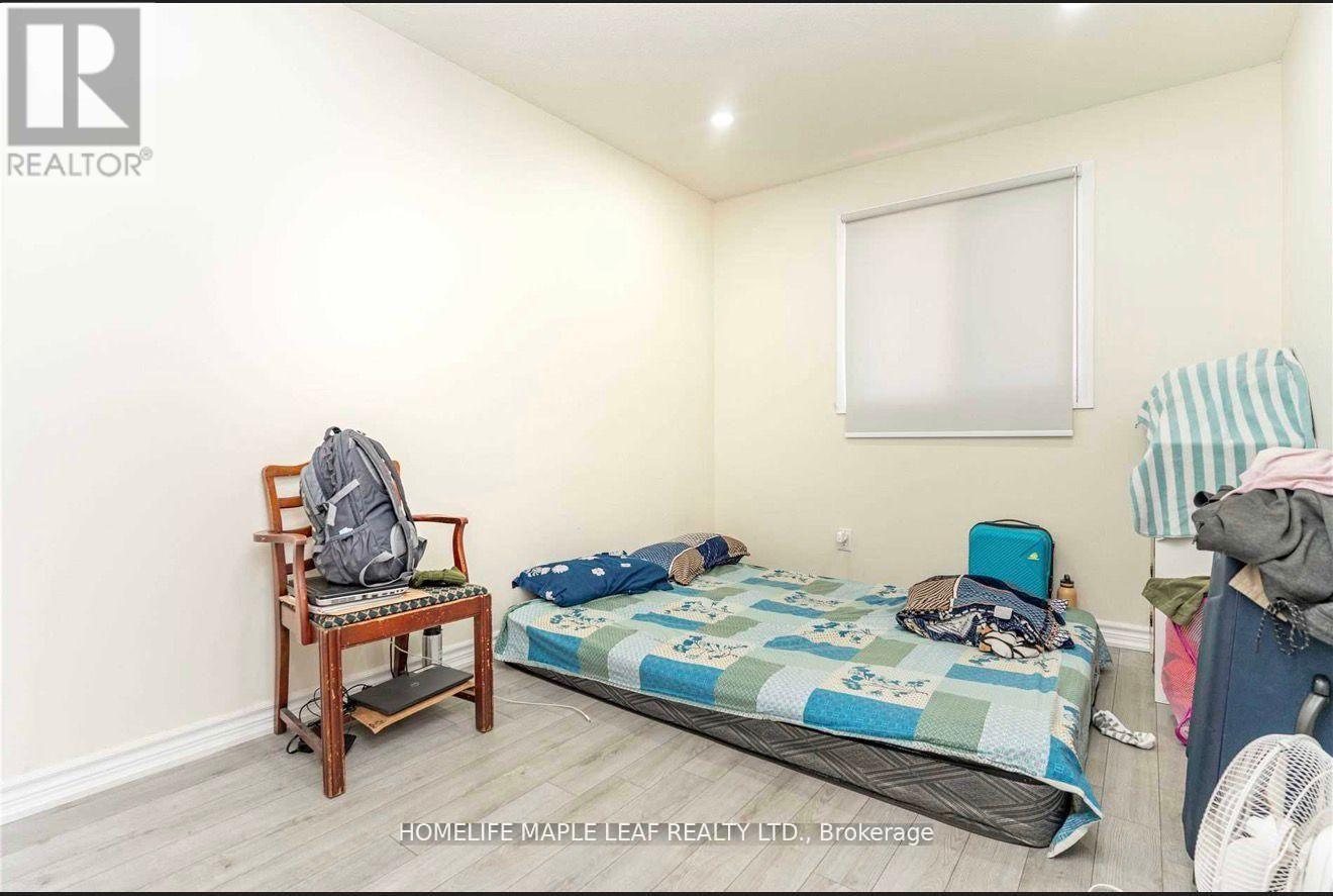 11 Rusthall Way, Brampton, Ontario  L6V 3R5 - Photo 9 - W12703798