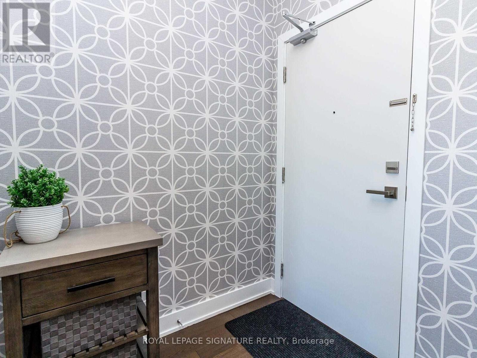 Lph 04 - 4011 Brickstone Mews, Mississauga, Ontario  L5B 0E3 - Photo 2 - W12703848