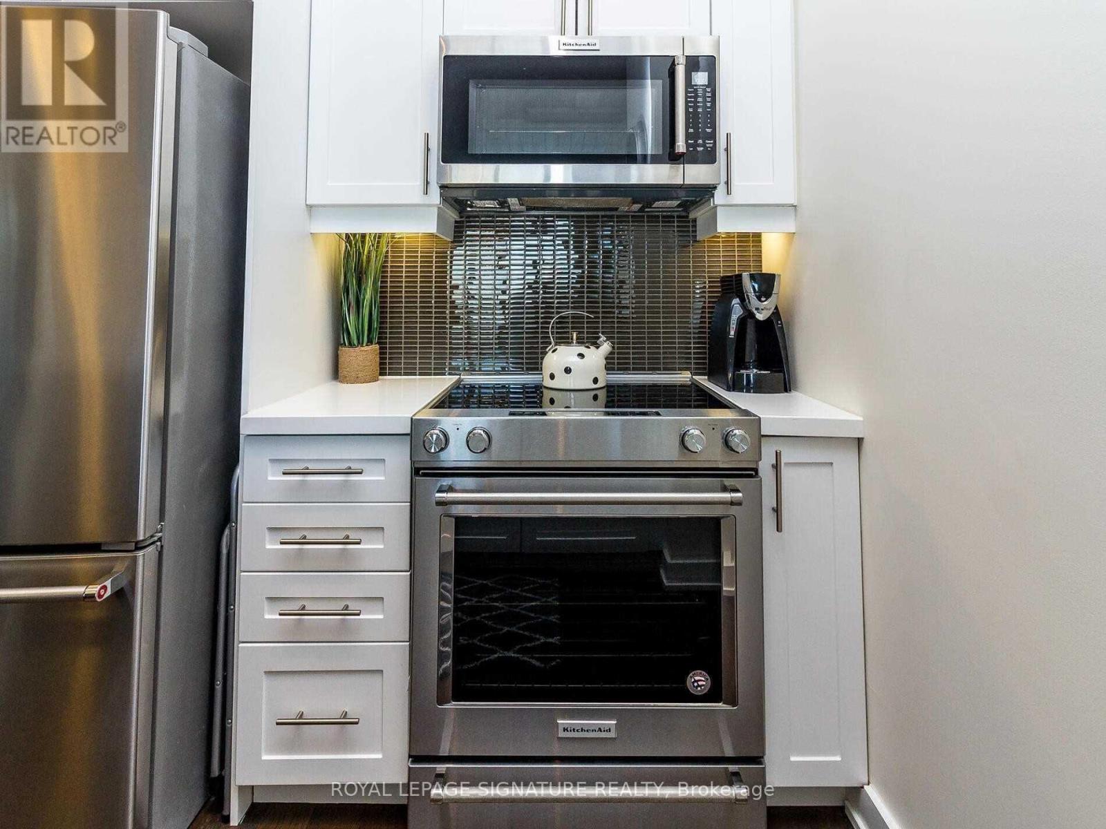 Lph 04 - 4011 Brickstone Mews, Mississauga, Ontario  L5B 0E3 - Photo 3 - W12703848