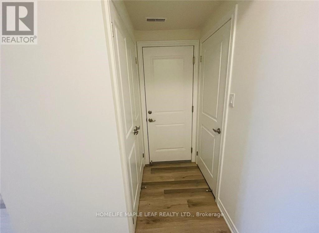 115 - 27 Roxanne Drive, Hamilton, Ontario  L8H 1L9 - Photo 4 - X12703832