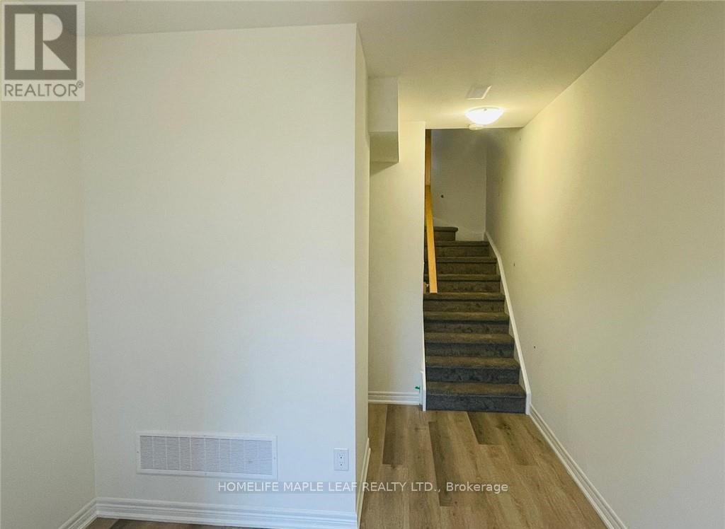 115 - 27 Roxanne Drive, Hamilton, Ontario  L8H 1L9 - Photo 5 - X12703832