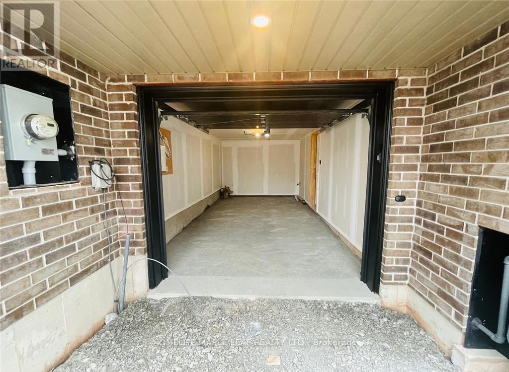 115 - 27 Roxanne Drive, Hamilton, Ontario  L8H 1L9 - Photo 7 - X12703832