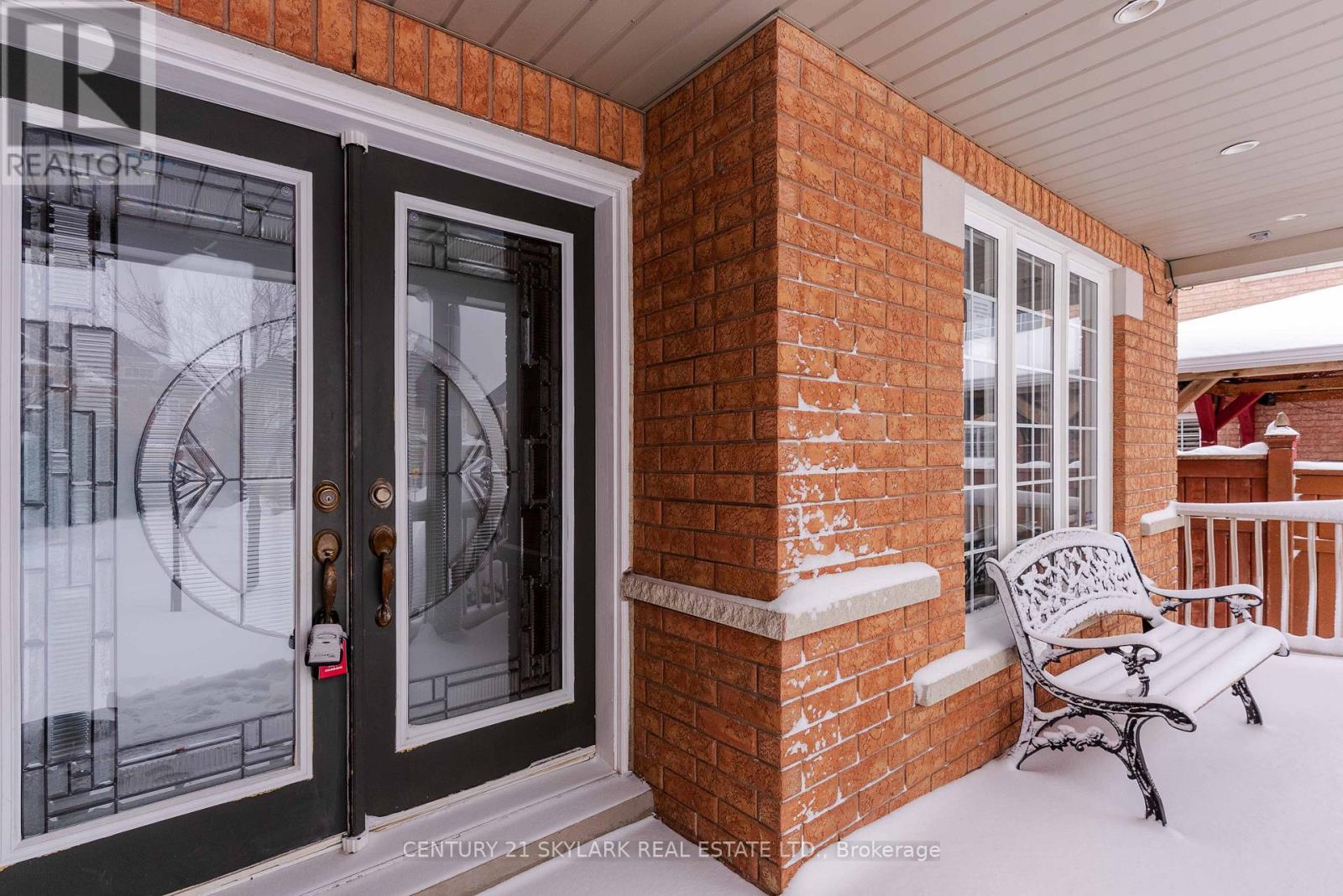 7 Yellow Avens Boulevard, Brampton, Ontario  L6R 0K5 - Photo 2 - W12667992