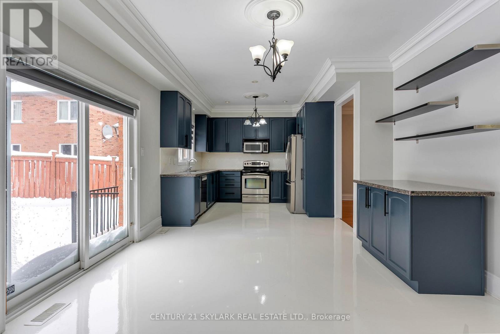 7 Yellow Avens Boulevard, Brampton, Ontario  L6R 0K5 - Photo 9 - W12667992