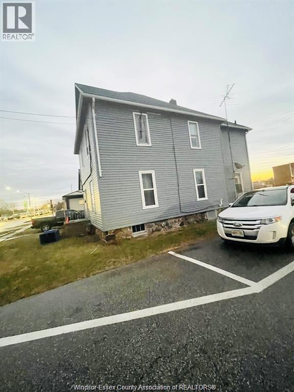 4 Hazelton Street, Leamington, Ontario  N8H 1B6 - Photo 2 - 26001314