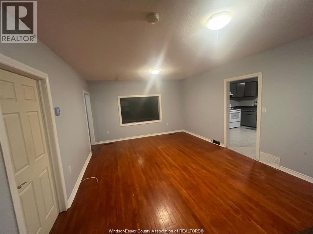 4 Hazelton Street, Leamington, Ontario  N8H 1B6 - Photo 5 - 26001314