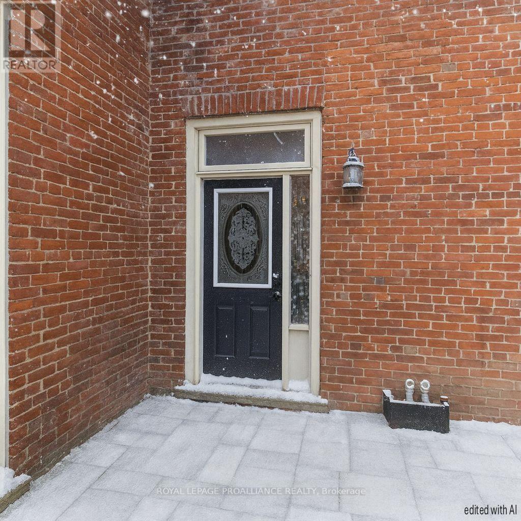 5 - 233 John Street, Belleville, Ontario  K8N 3G2 - Photo 2 - X12703970