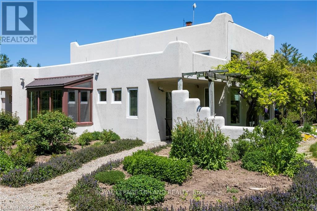 15668 Furnival Road, West Elgin, Ontario  N0L 2N0 - Photo 38 - X12703910