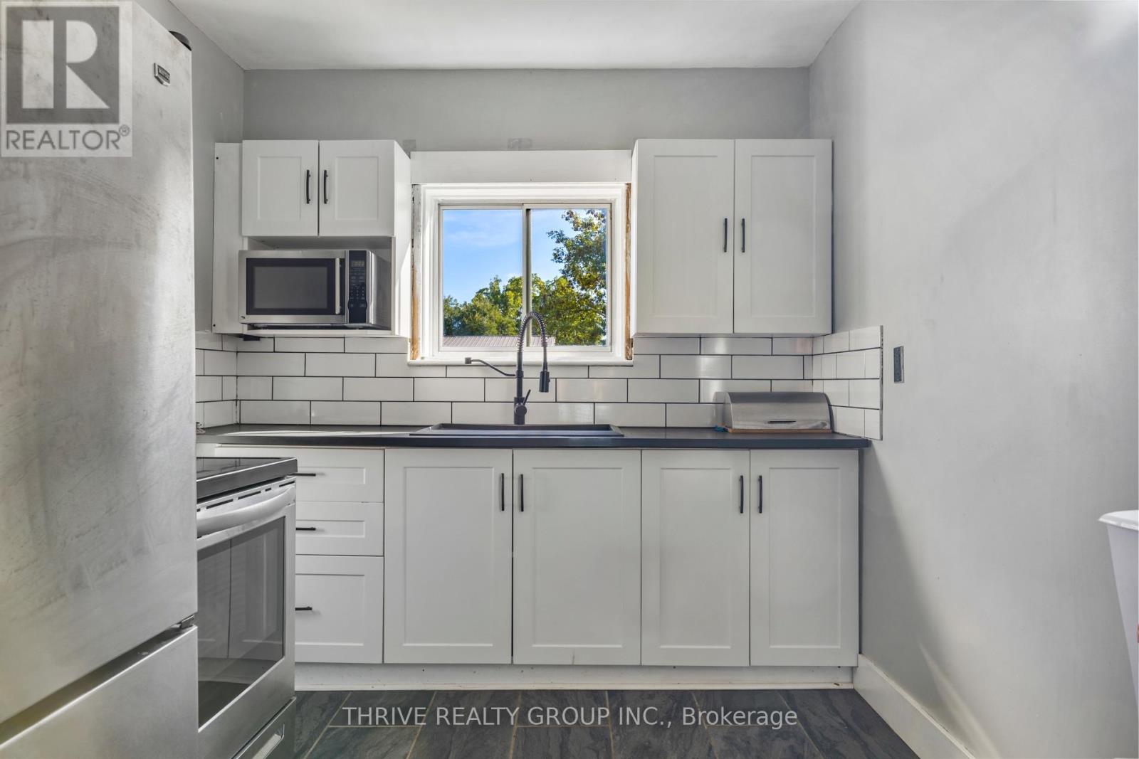 11 Forest Avenue, St. Thomas, Ontario  N5R 2J1 - Photo 3 - X12703976