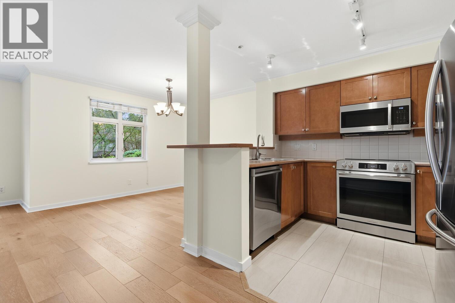 205 18 Smokey Smith Place, New Westminster, British Columbia  V3L 5V3 - Photo 8 - R3080090