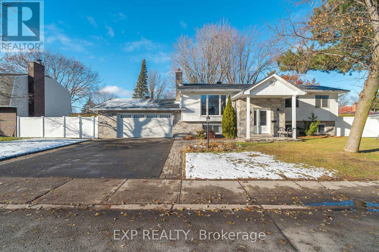 49 LARKIN DRIVE, Ottawa, Ontario