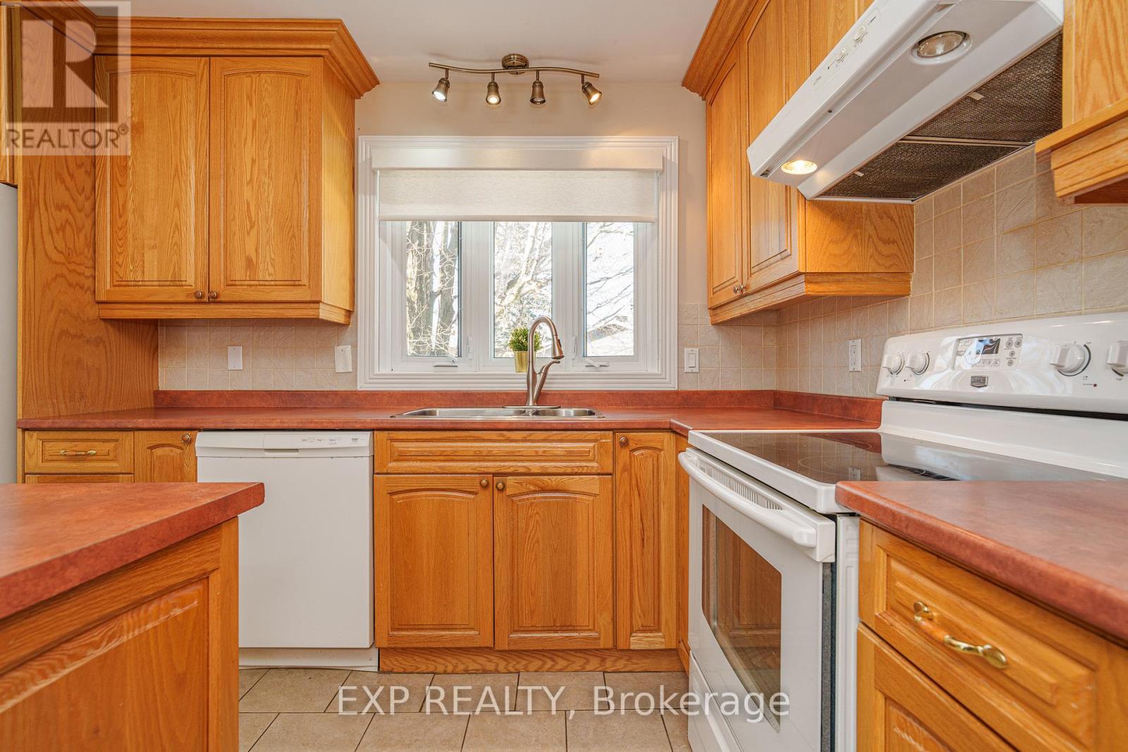 49 Larkin Drive, Ottawa, Ontario  K2J 1B1 - Photo 11 - X12703902