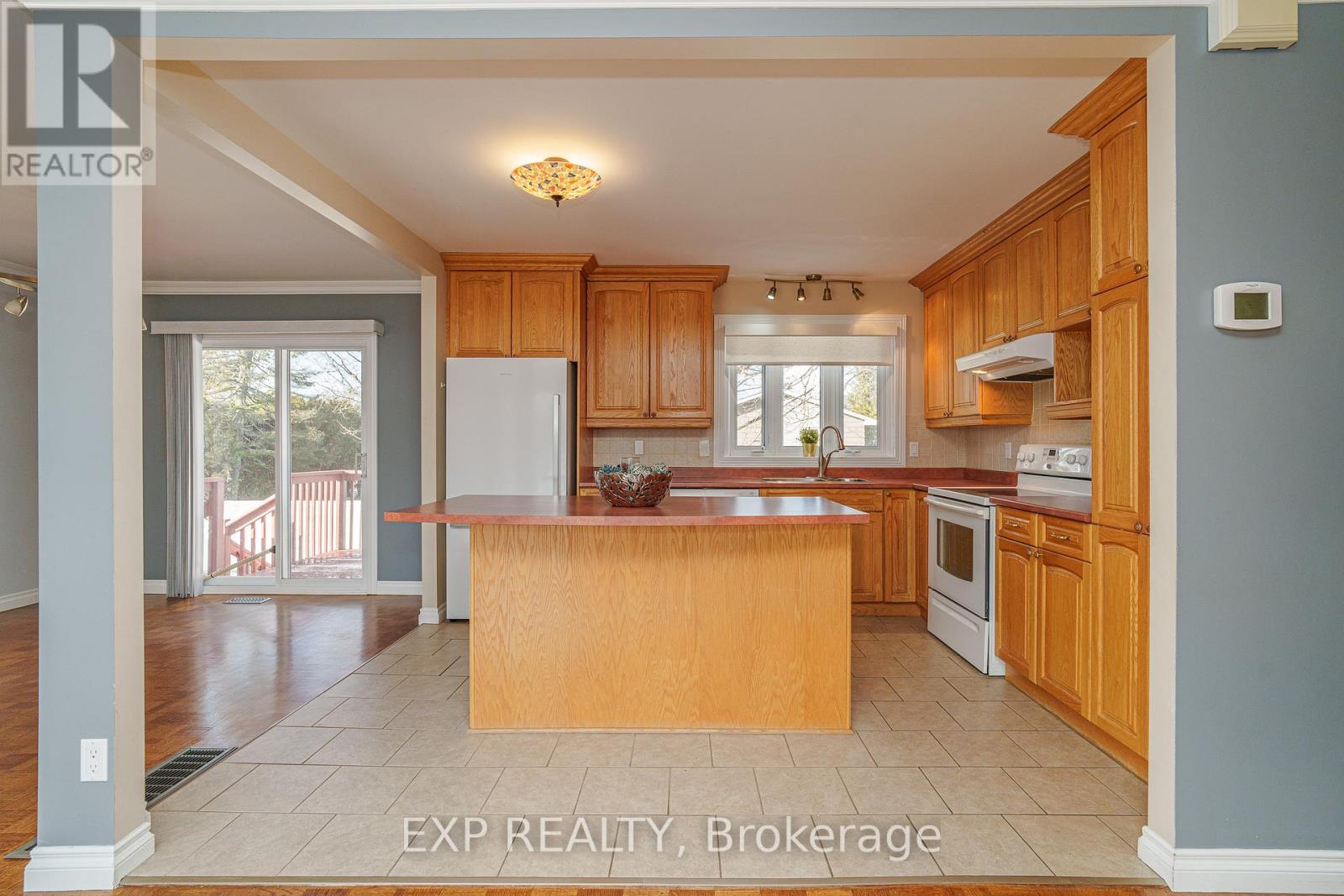 49 Larkin Drive, Ottawa, Ontario  K2J 1B1 - Photo 8 - X12703902