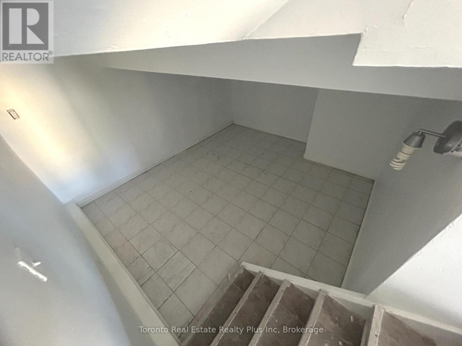 Front - 1293 Gerrard Street E, Toronto (South Riverdale), Ontario  M4L 1Y8 - Photo 8 - E12386369