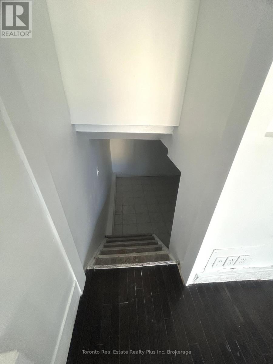 Front - 1293 Gerrard Street E, Toronto (South Riverdale), Ontario  M4L 1Y8 - Photo 3 - E12386369