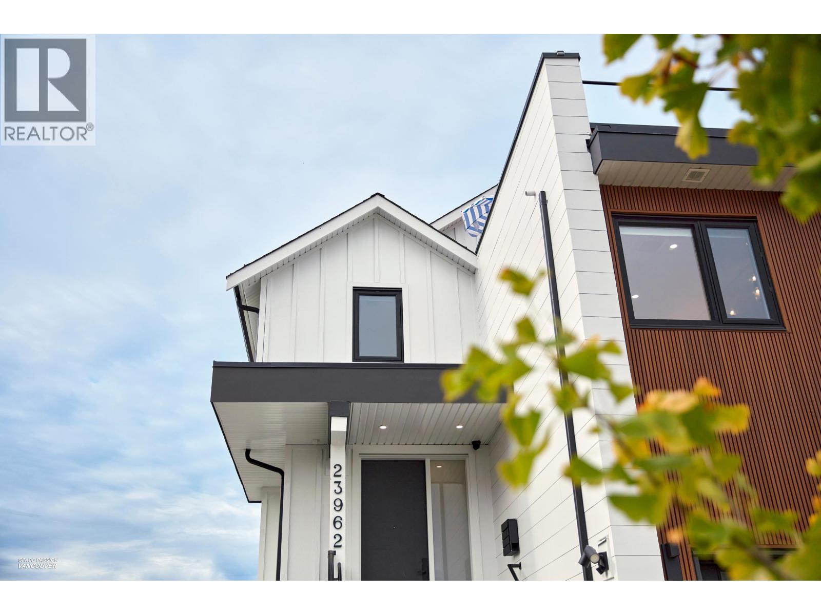 23962 120b Avenue, Maple Ridge, British Columbia  V4R 2T7 - Photo 2 - R3080195