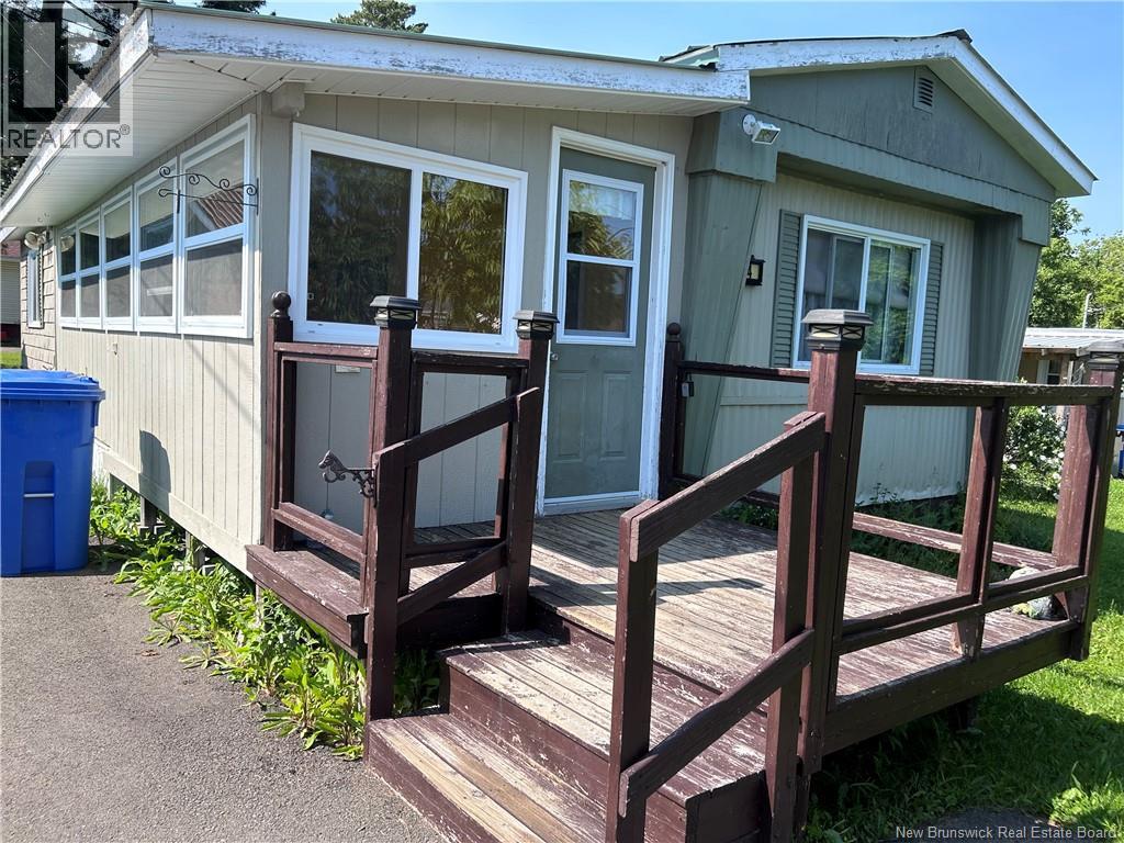 194 Union Street, Woodstock, New Brunswick  E7M 2X5 - Photo 1 - NB132275