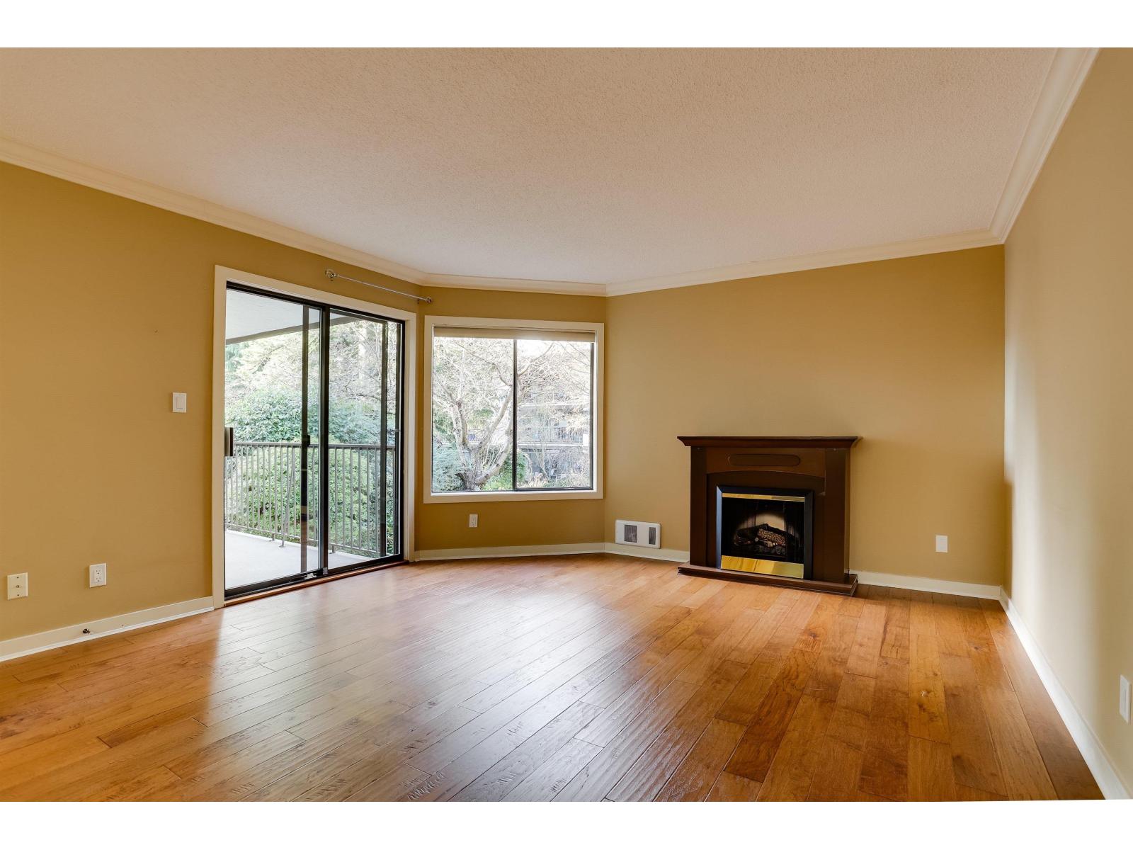 208 1521 Blackwood Street, White Rock, British Columbia  V4B 3V6 - Photo 5 - R3077729