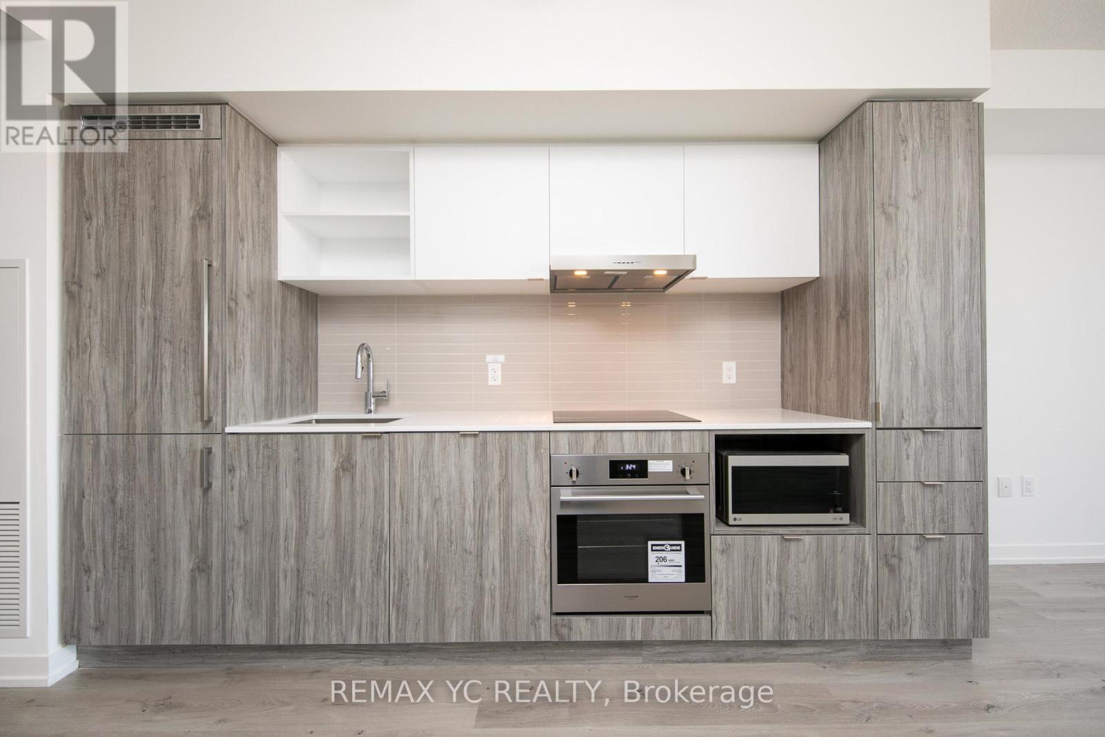 1801 - 138 Downes Street, Toronto, Ontario  M5E 0E4 - Photo 4 - C12703914