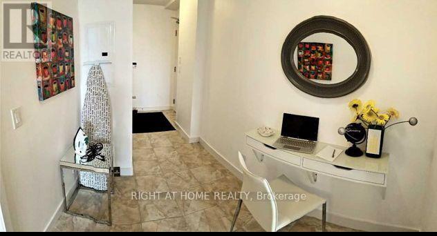 1208 - 14 York Street, Toronto, Ontario  M5J 0A9 - Photo 8 - C12703956