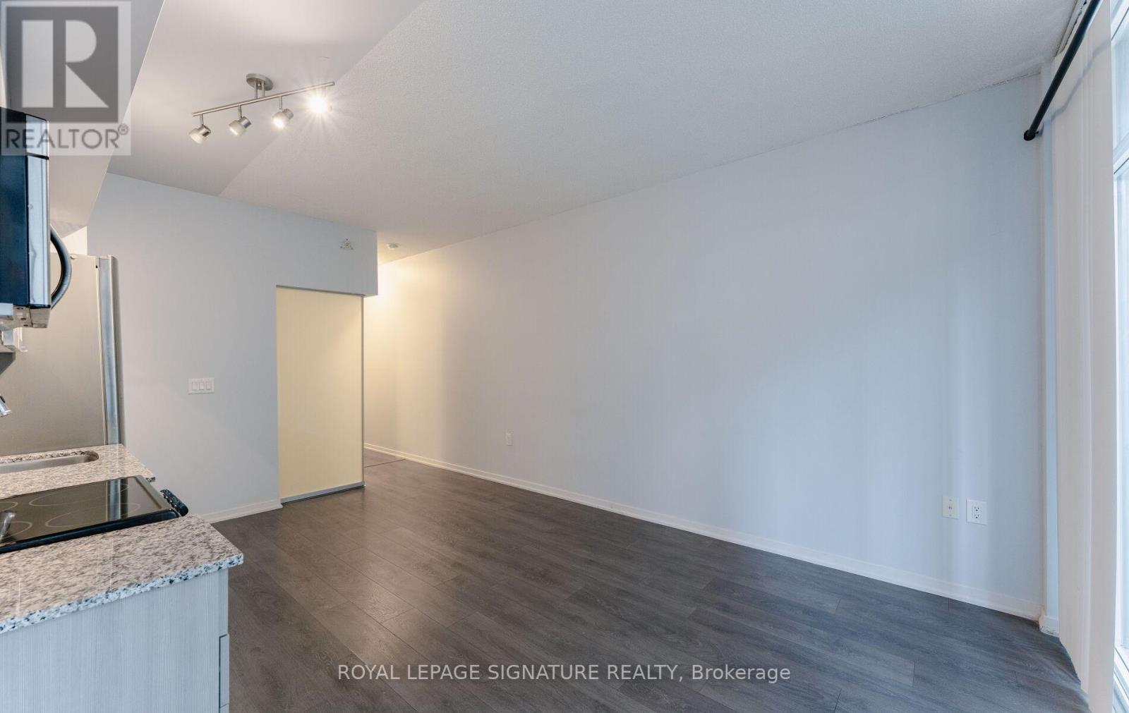 617w - 36 Lisgar Street, Toronto, Ontario  M6J 3G2 - Photo 19 - C12703972
