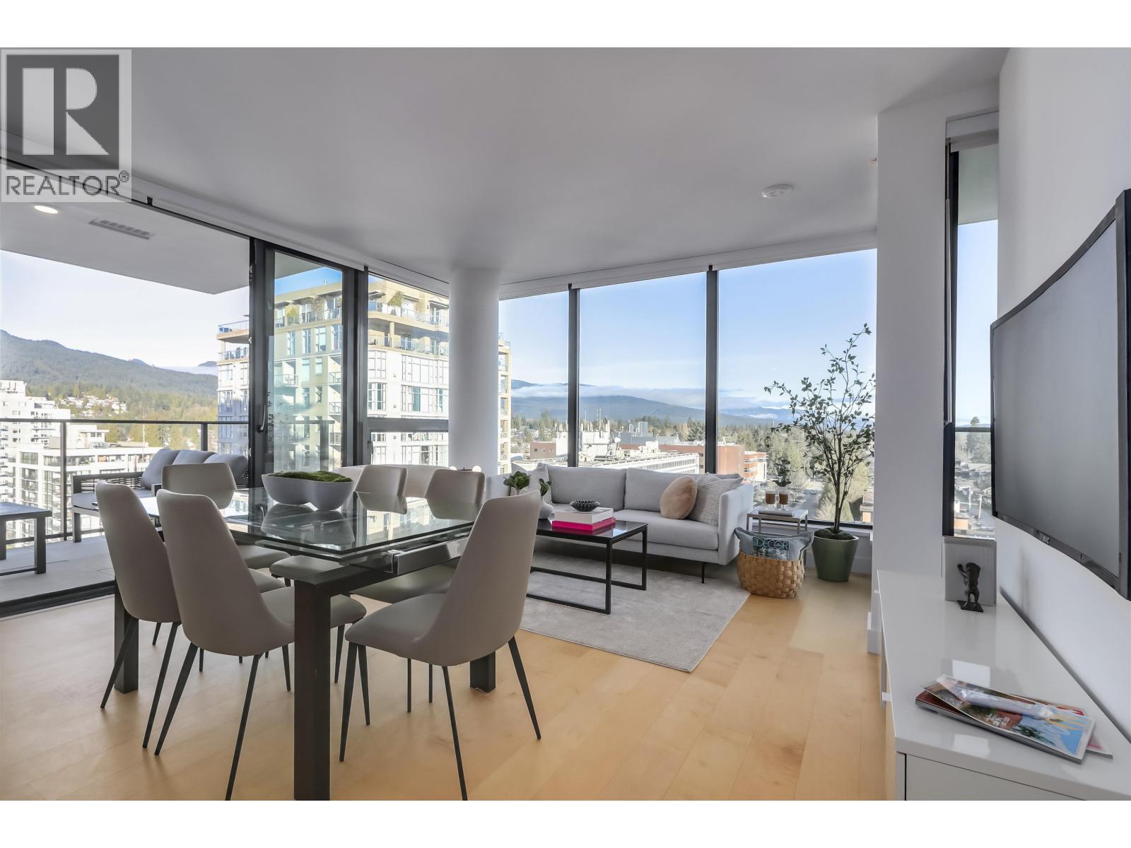 1309 135 E 13TH STREET, North Vancouver, British Columbia