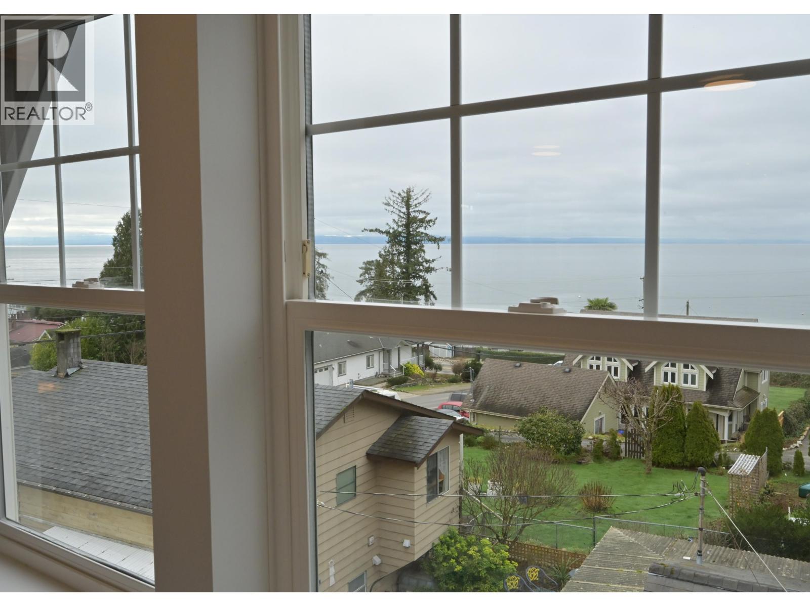 5160 Bay Road, Sechelt, British Columbia  V7Z 0G3 - Photo 2 - R3080213