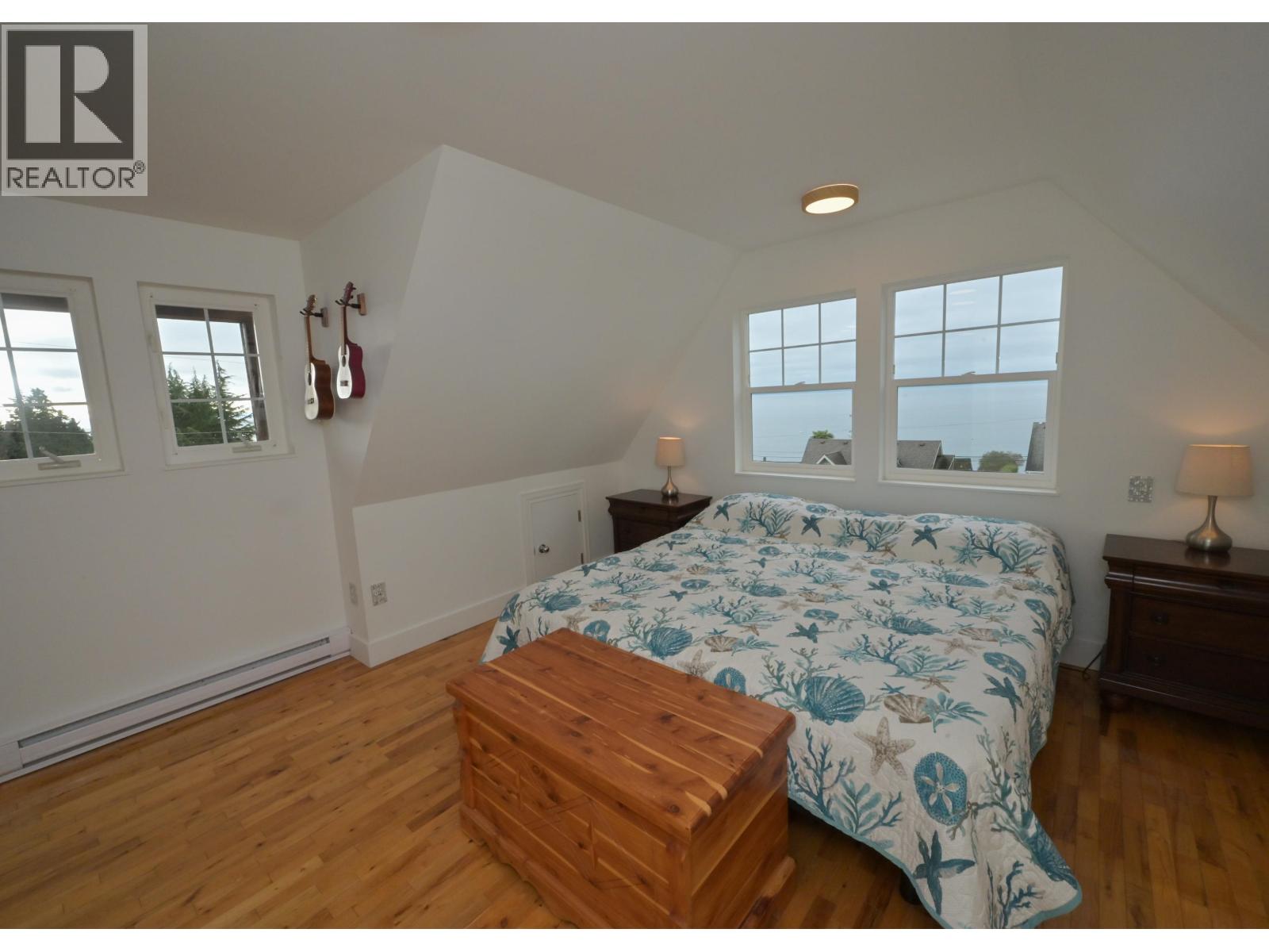 5160 Bay Road, Sechelt, British Columbia  V7Z 0G3 - Photo 5 - R3080213