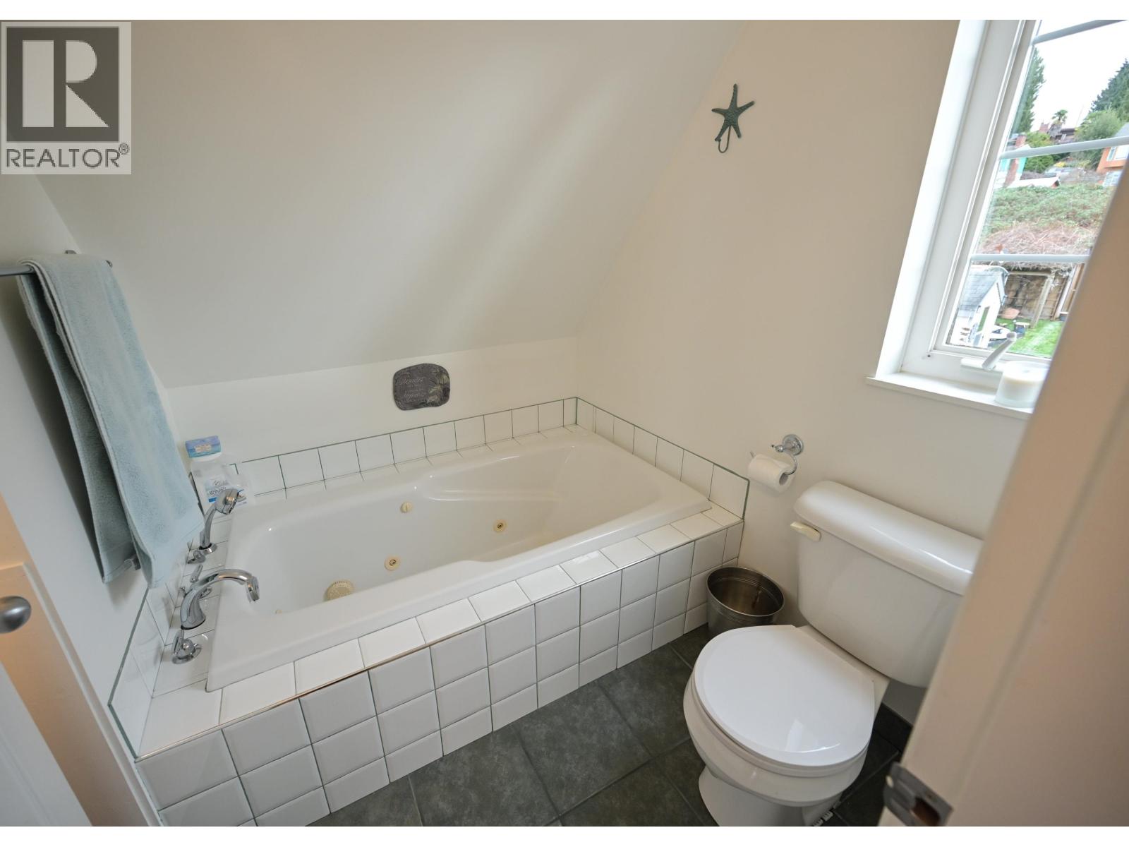 5160 Bay Road, Sechelt, British Columbia  V7Z 0G3 - Photo 13 - R3080213