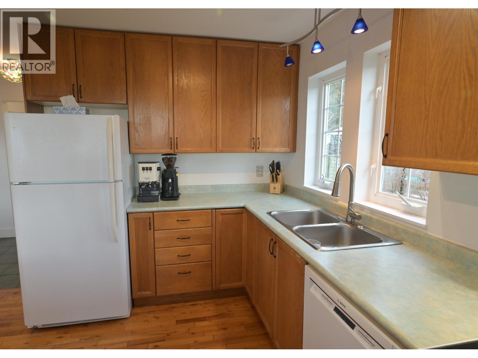 5160 Bay Road, Sechelt, British Columbia  V7Z 0G3 - Photo 18 - R3080213