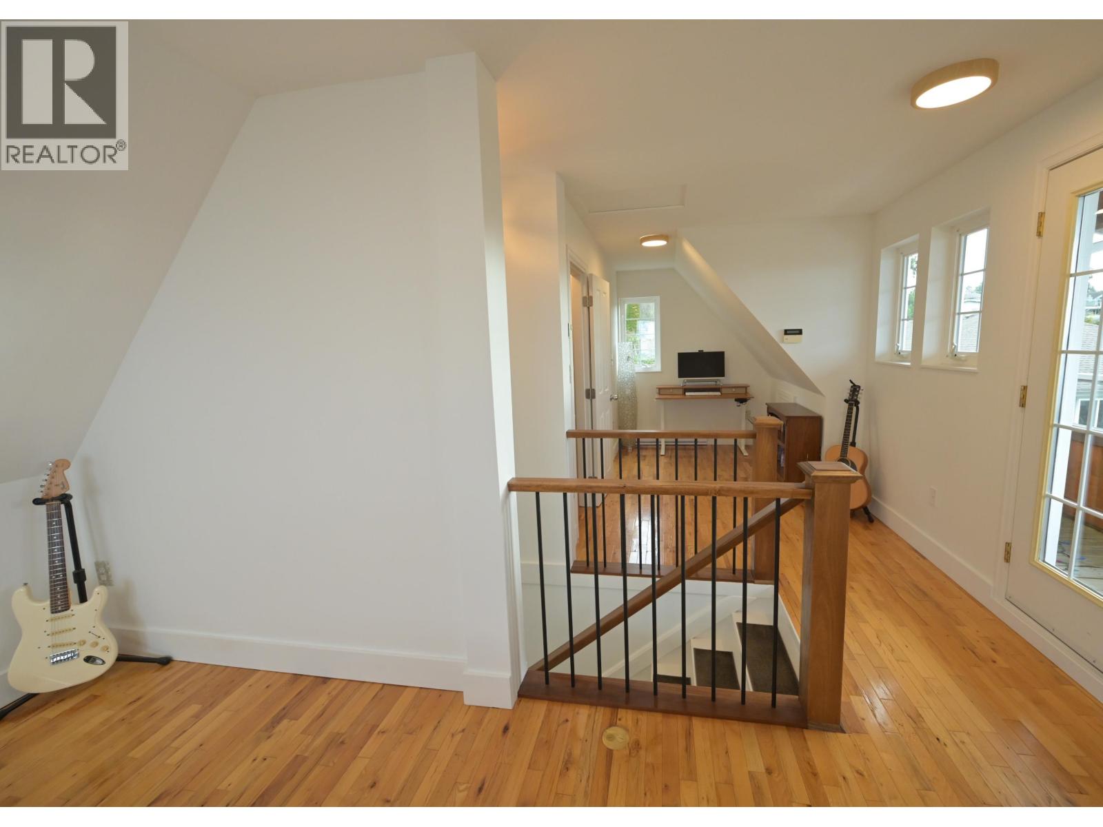 5160 Bay Road, Sechelt, British Columbia  V7Z 0G3 - Photo 9 - R3080213