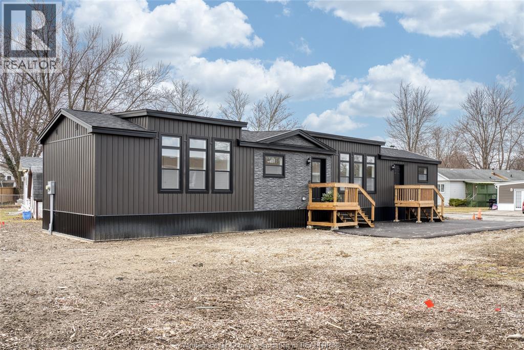 14 Dana Drive, Essex, Ontario  N8M 1Y9 - Photo 3 - 26001322