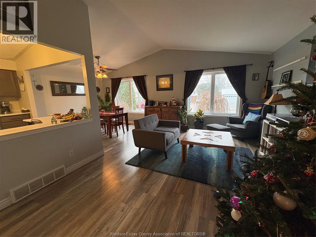 581 Reaume, Lasalle, Ontario  N9J 1B3 - Photo 3 - 26001319