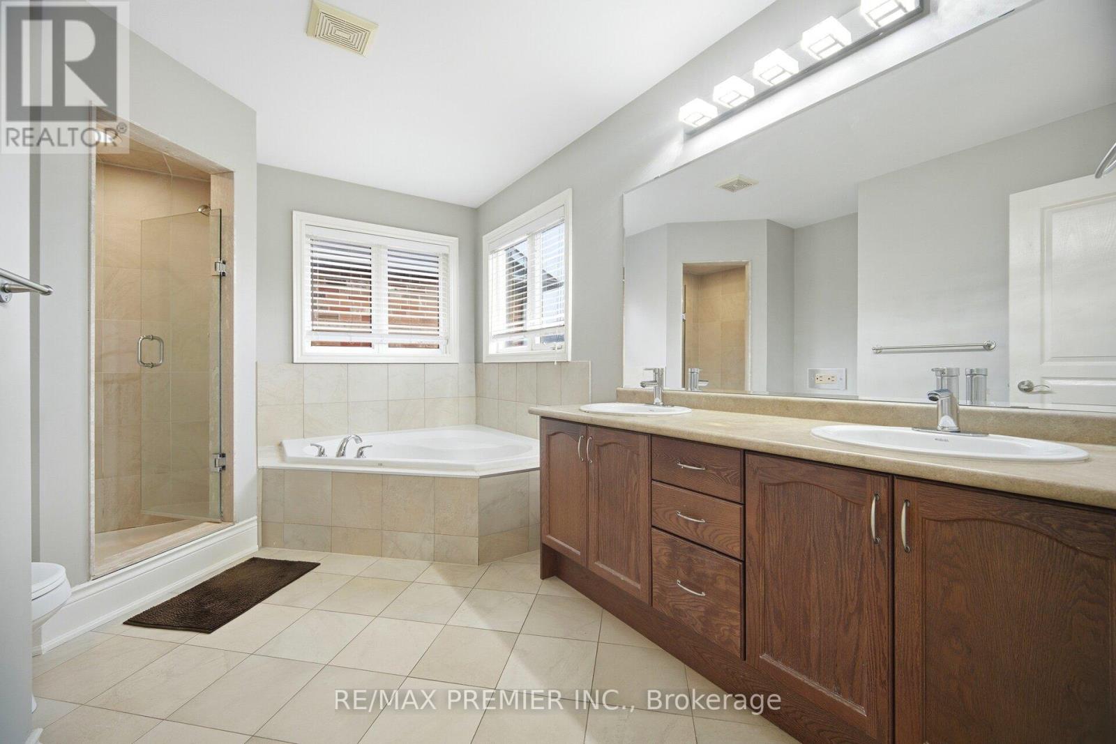 56 Stark Crescent, Vaughan, Ontario  L4H 0J4 - Photo 19 - N12703926