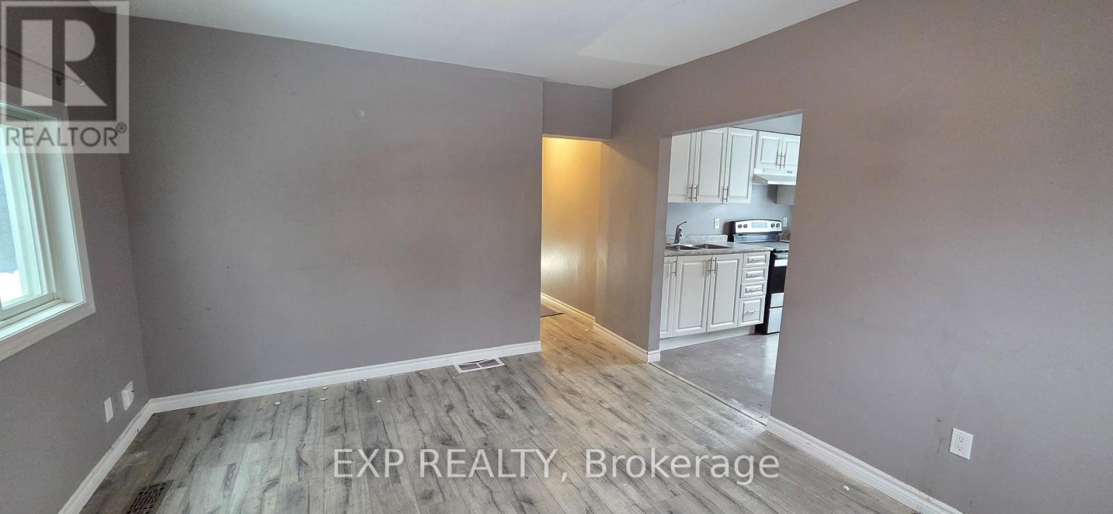 2 - 54 Wyandotte Street, Orillia, Ontario  L3V 5M9 - Photo 3 - S12703954