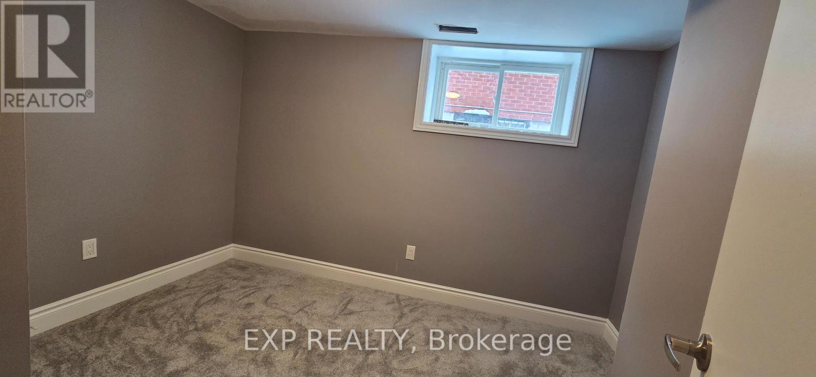 2 - 54 Wyandotte Street, Orillia, Ontario  L3V 5M9 - Photo 7 - S12703954